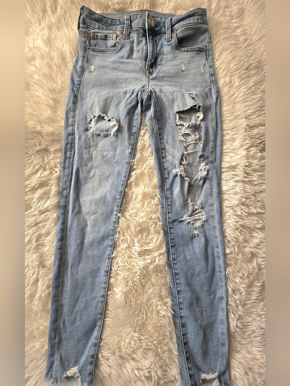 American Eagle Light Blue Distressed Women's Jeans